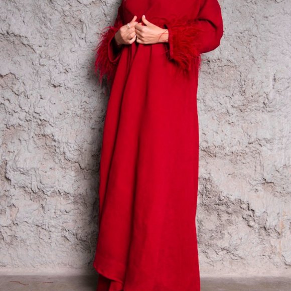 2-Piece Dress with Feather Abaya - Picture 3 of 3